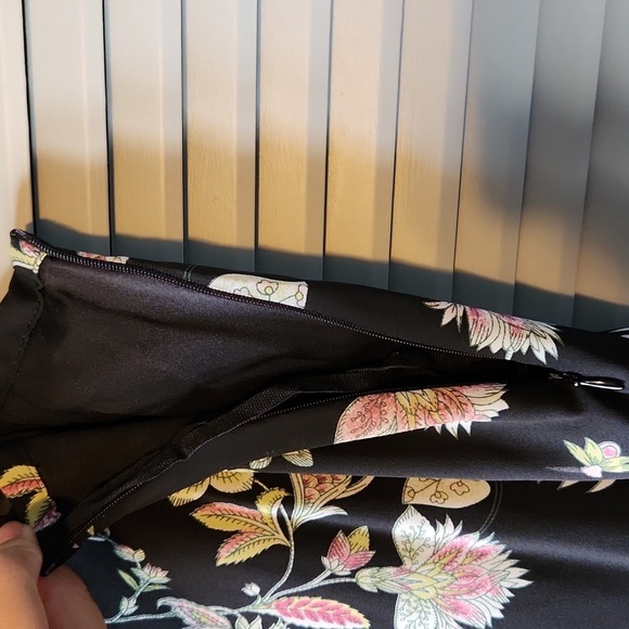 Dana Kay Black And Pink Floral Skirt - Picture 7 of 8